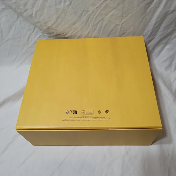 Fendi Magnetic Gift Box Empty Decorative Storage Organizer 9.5 x 8.75 x 3.75 in - Picture 9 of 14